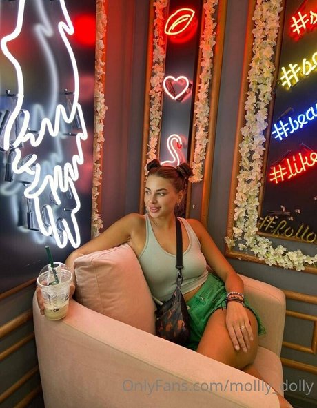 mollly dolly model pretty image