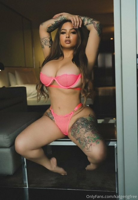 huge shemale onlyfans hd images