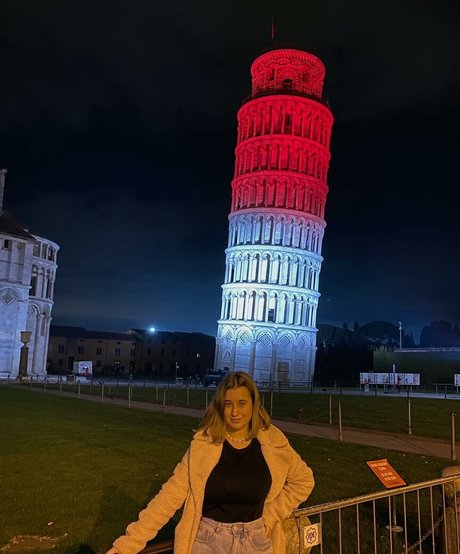 Julia Gomez naked star pics