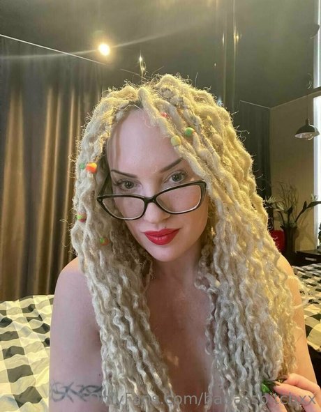 badassbitchxx xxx model photo