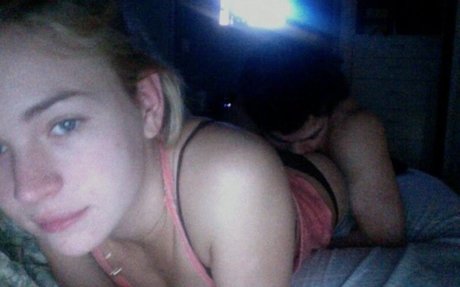 Britt Robertson star sexy pics