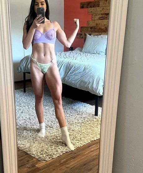 Mia Mae pornographic star photos