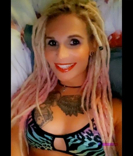 Hottrayne art star img