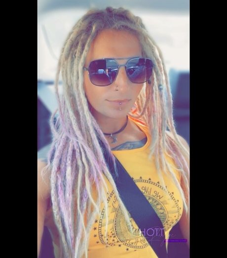 Hottrayne pornstar img