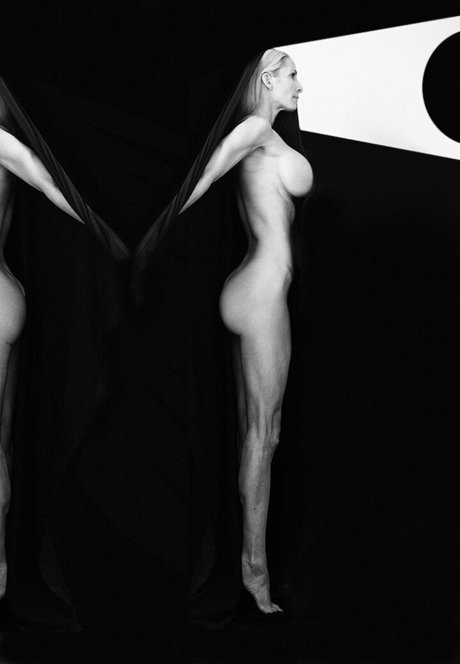 Michelle Laframboise model naked pic