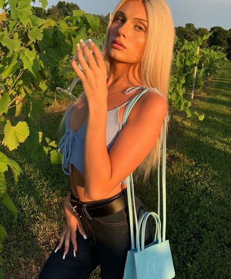 Tsmissmara art actress picture