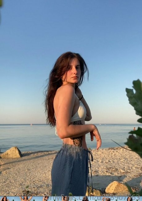 baby cherrry model naked img