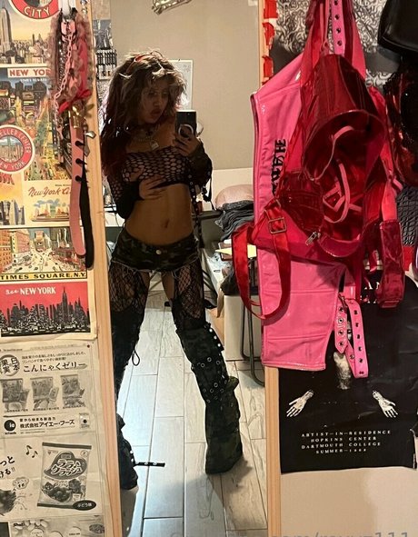 Roxyz111 art pornstar picture