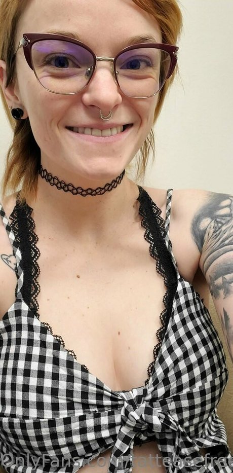 tatteasefree star sexy pic