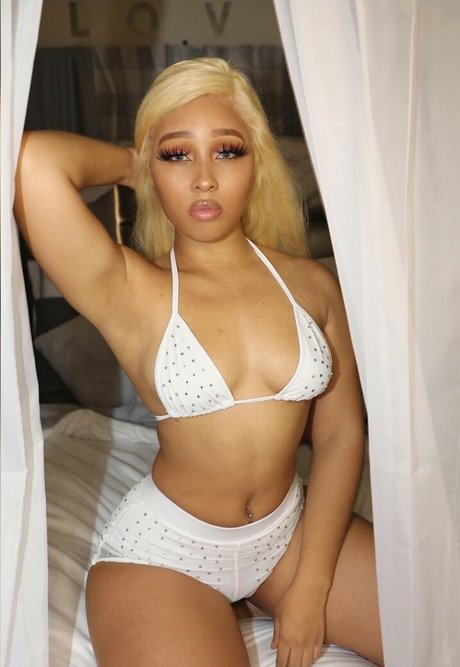 Dominique Danielle xxx pornstar pictures