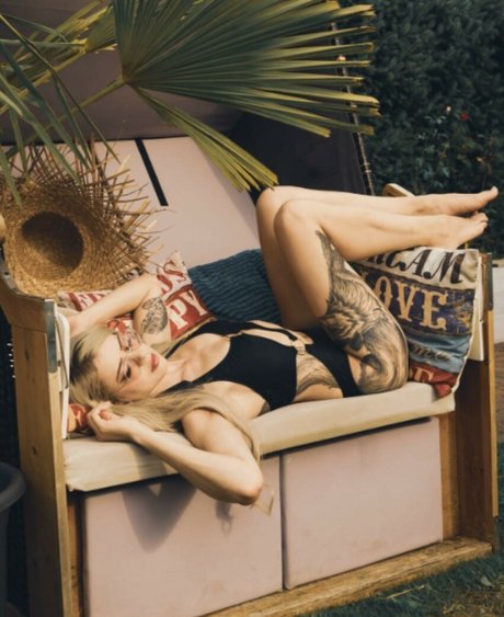 Farbenfuchs porn star images