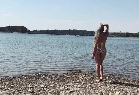 beautiful shemale onlyfans pretty picture