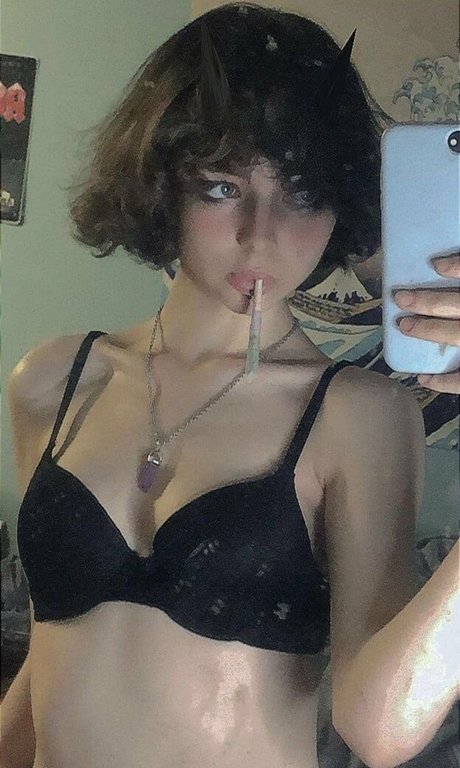 Little Pet high quality actress photos