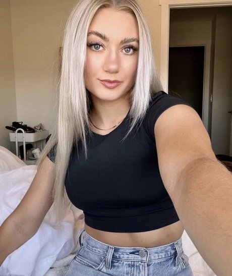 Tavia hot actress pic