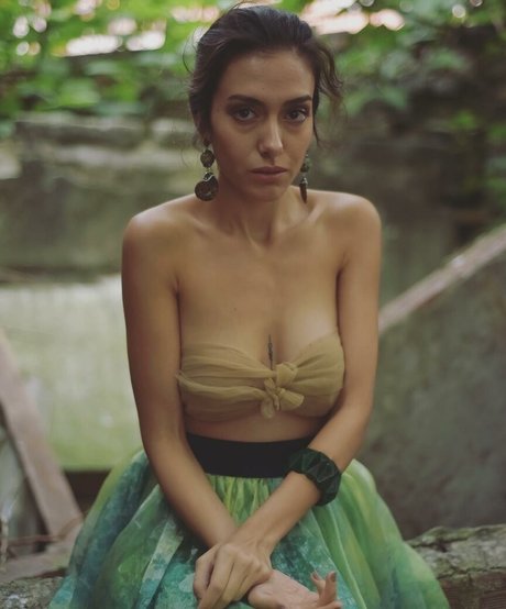 Asli Sevi nice star archive