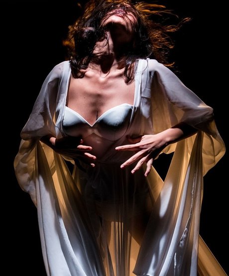 Asli Sevi star nice gallery