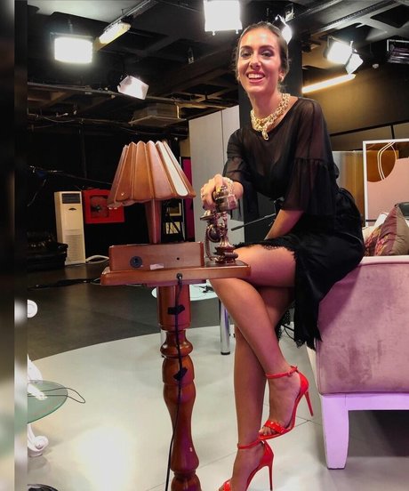 Asli Sevi free model image