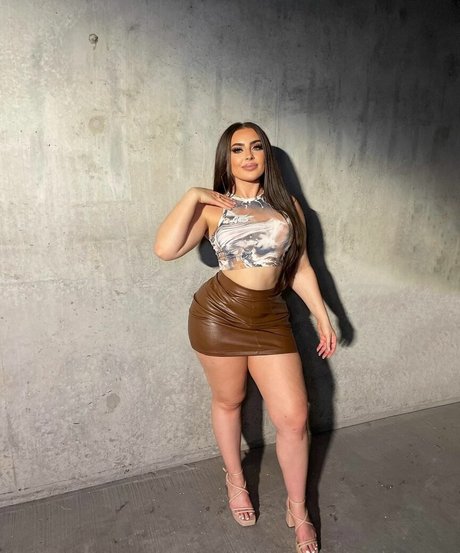 Mamiii pornstar image