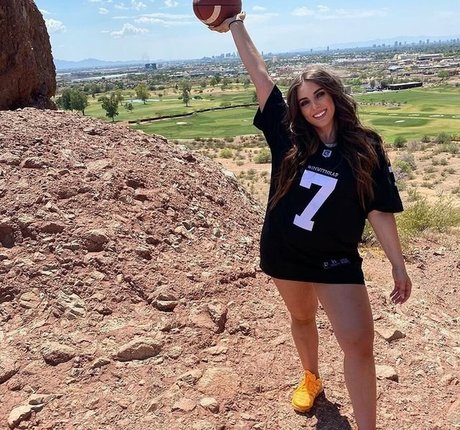 Mamiii model pretty archive