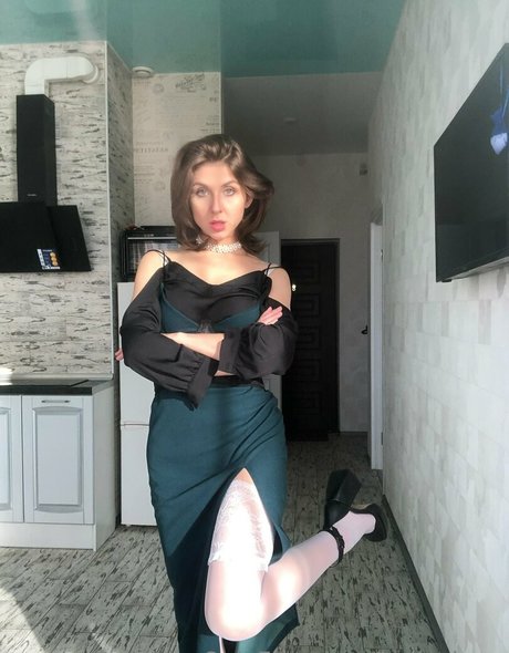 bellachary art actress pic