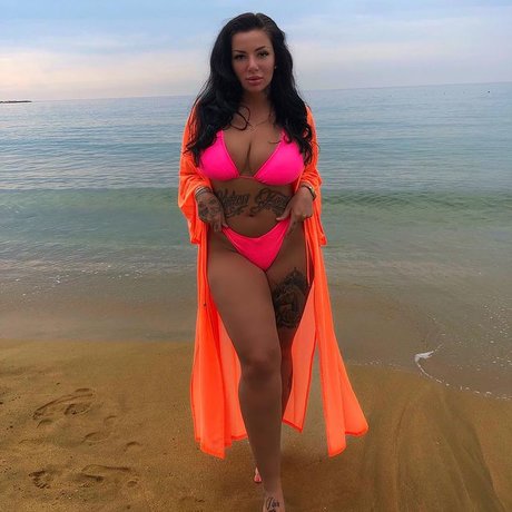 Kristina Karieva model art pic