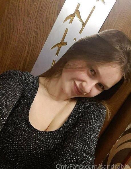 sandrable hot actress pic