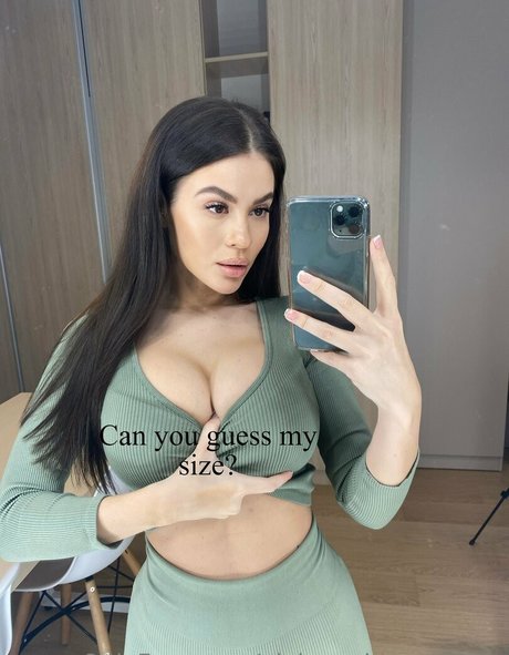 aleksandra queenie hot model galleries