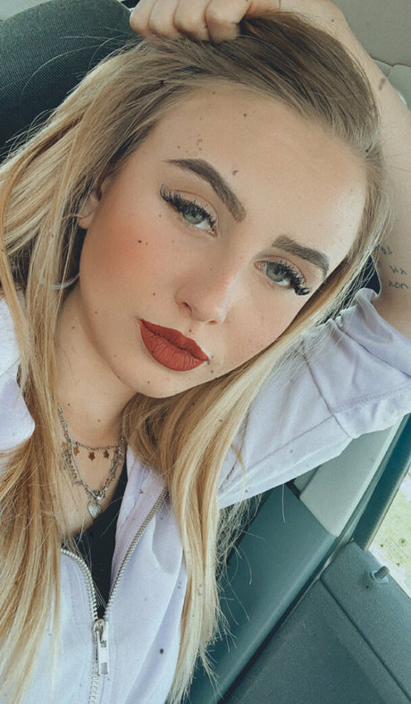 girlfriend onlyfans exclusive pics