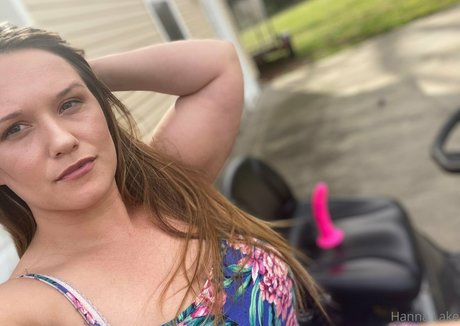 Hanna Lake pornstar top picture