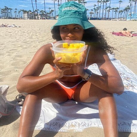 Jordan Coleman art model pics