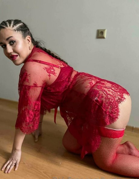 bustyyyyy art model photo