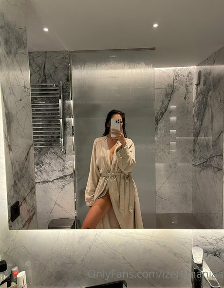 izemmaniaa sex star image