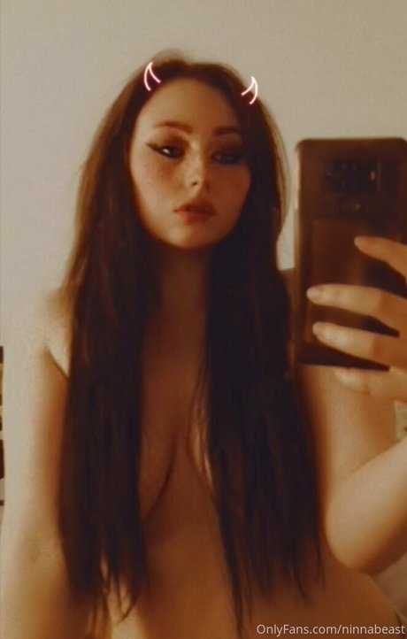 ninnabeast art model images