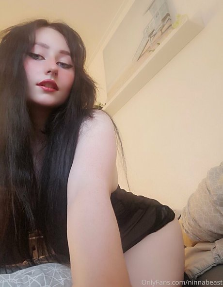 ninnabeast sexy model image