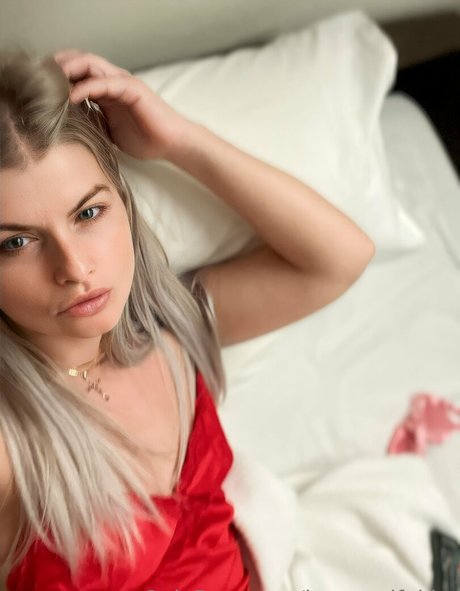 housewifekim sexy pornstar photos