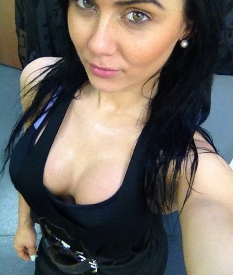 Suzy Hanah erotic pornstar galleries