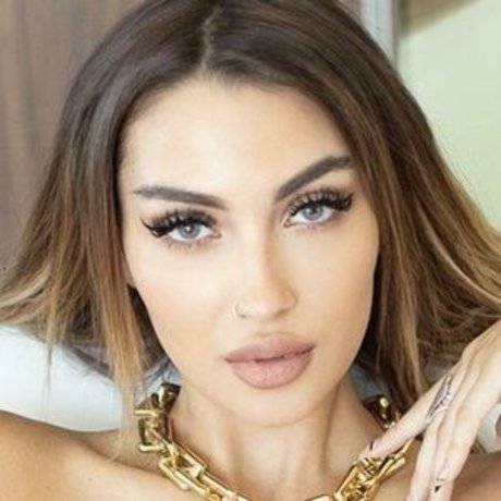 Michelleconstanza model free photo