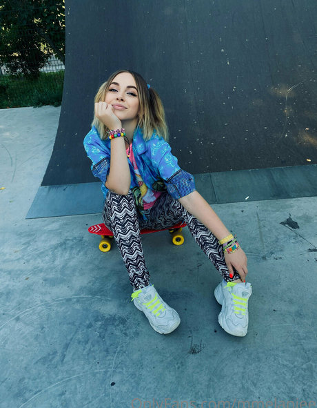 dianakussfree sexy model img