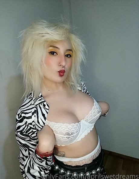 aprilswetdreams exclusive star image