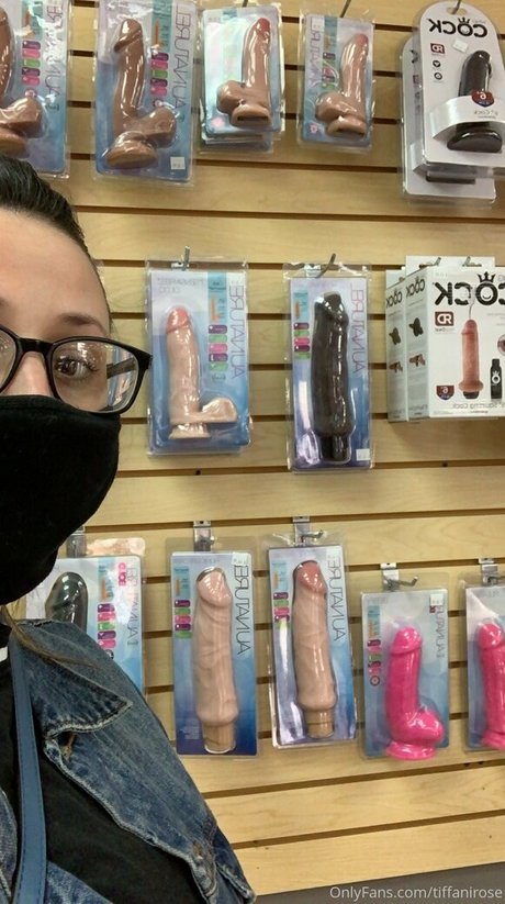 tiffanirose model naked galleries