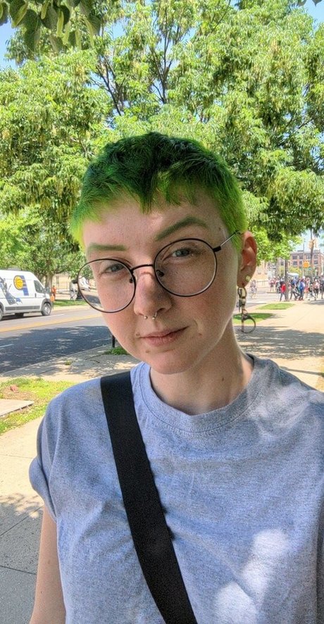 emulicious sex actress pictures