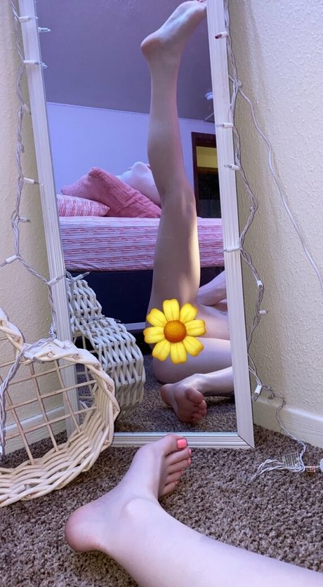 sinful lil ginger free porn star photo