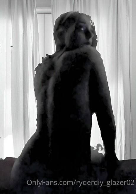 imamazingbitch sex model image