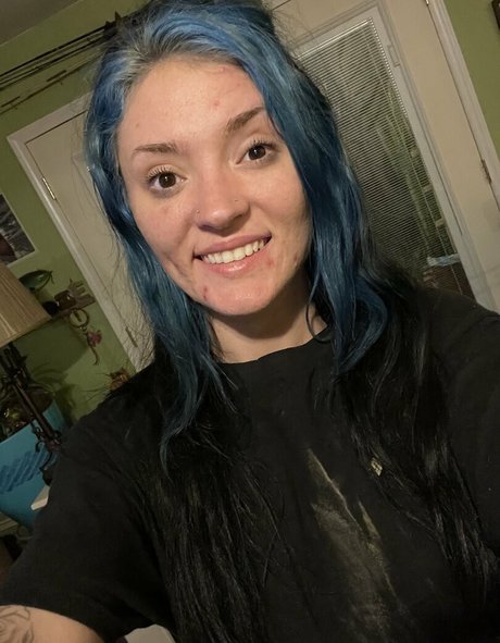 lesbian kissing onlyfans sexy images