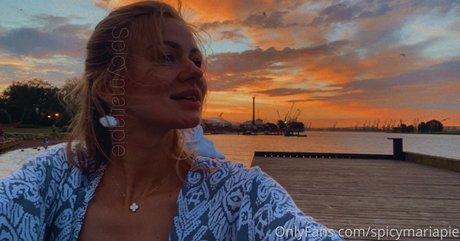 spicymariapie best model photos