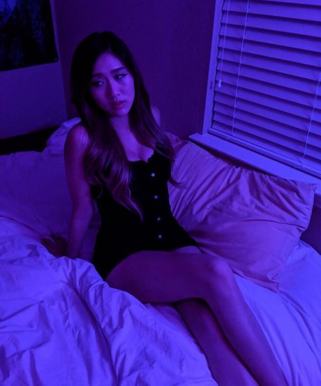 Yougelly model nice pictures