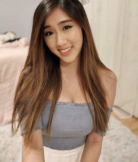 Yougelly sexy actress galleries