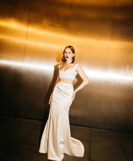 Ellie Bamber free model photos