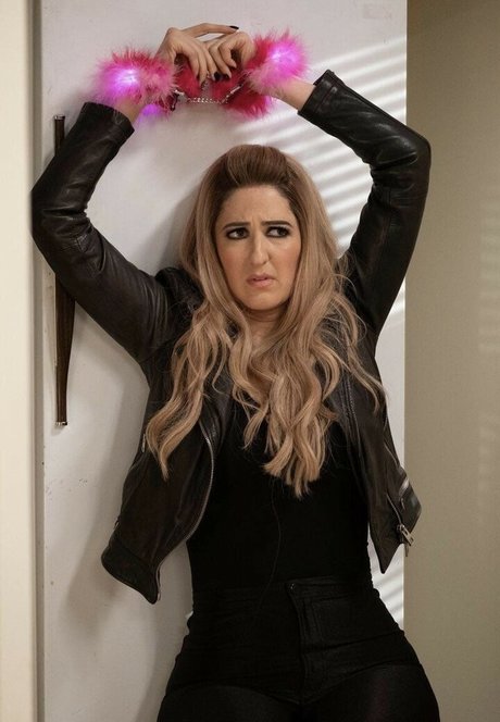 D Arcy Carden xxx pornstar img