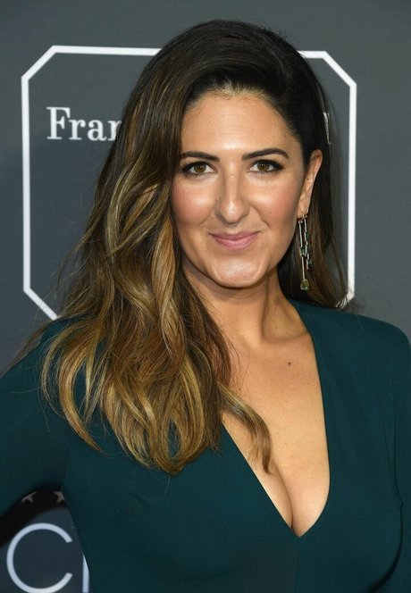 D Arcy Carden high quality actress pics